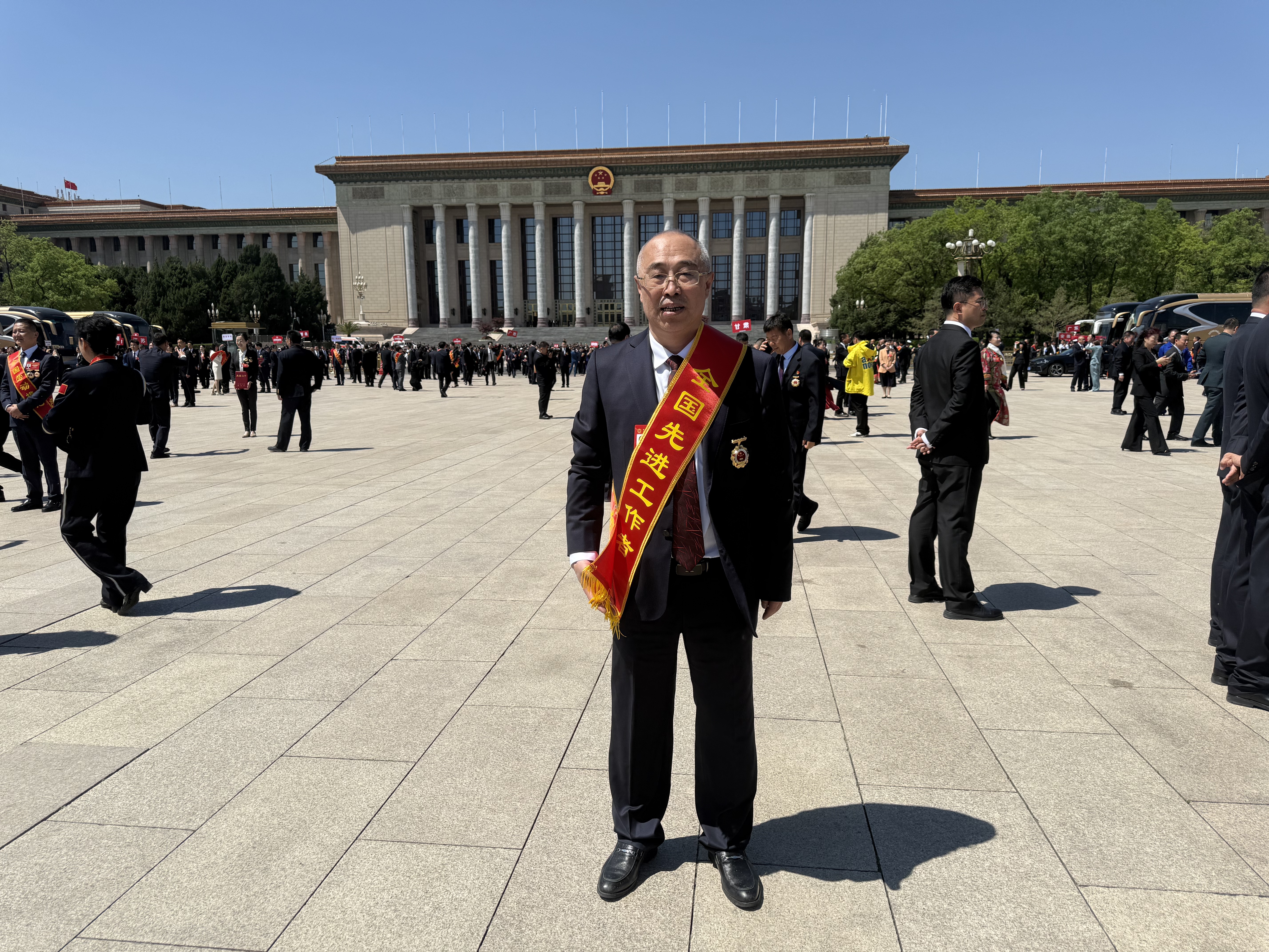 2025年-63岁 北京 全国先进工作.jpg